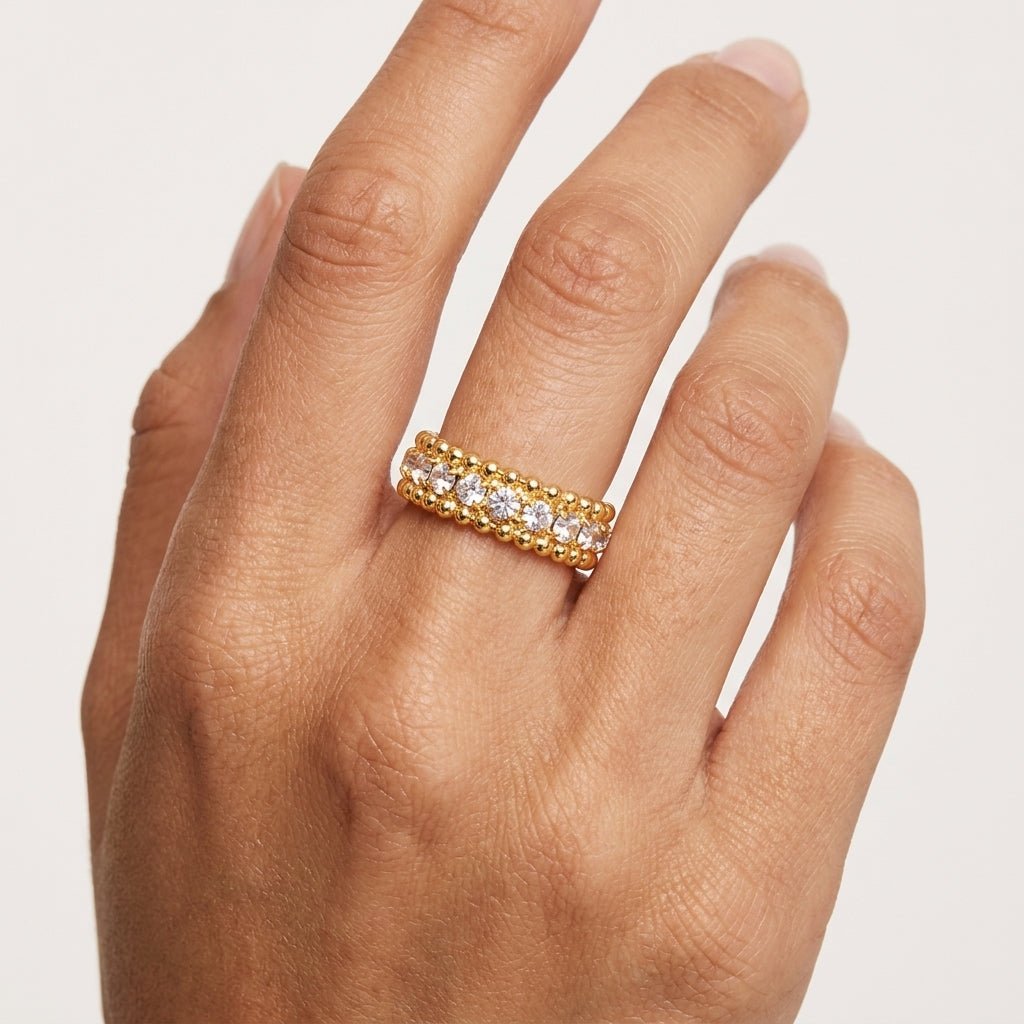 Anel Feminino Dourado Aparador Cravejado com Zircônia - Anéis | Helennea