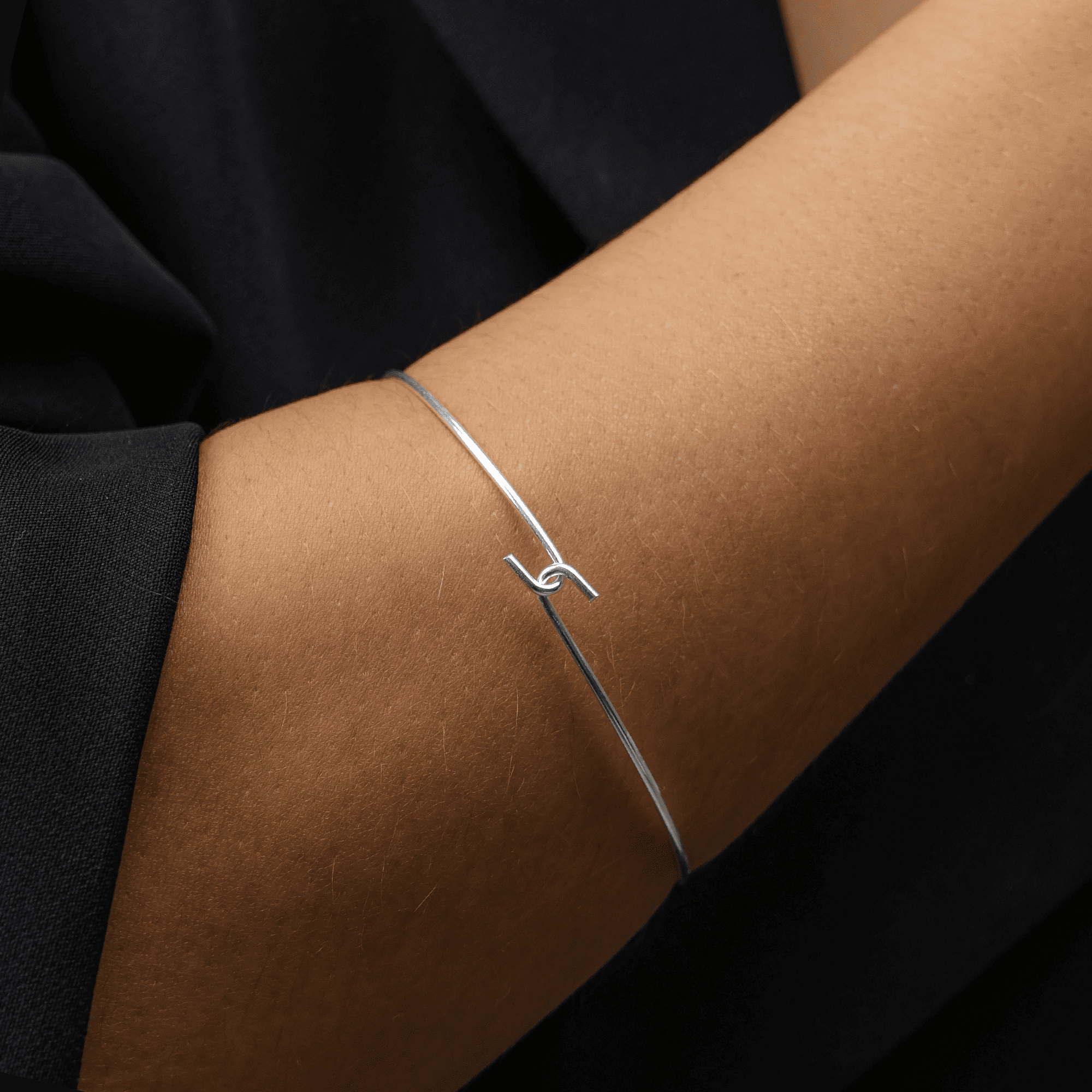 Bracelete Arame em Prata 925 | Helennea - Pulseiras | Helennea