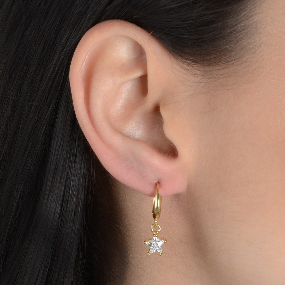 Brinco Argola Estrela Dourado Feminino com Pedra Brilhante de Zircônia - Brincos | Helennea