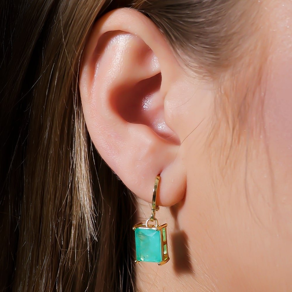 Brinco Feminino Dourado Argolinha com Pedra Retangular Verde - Brincos | Helennea