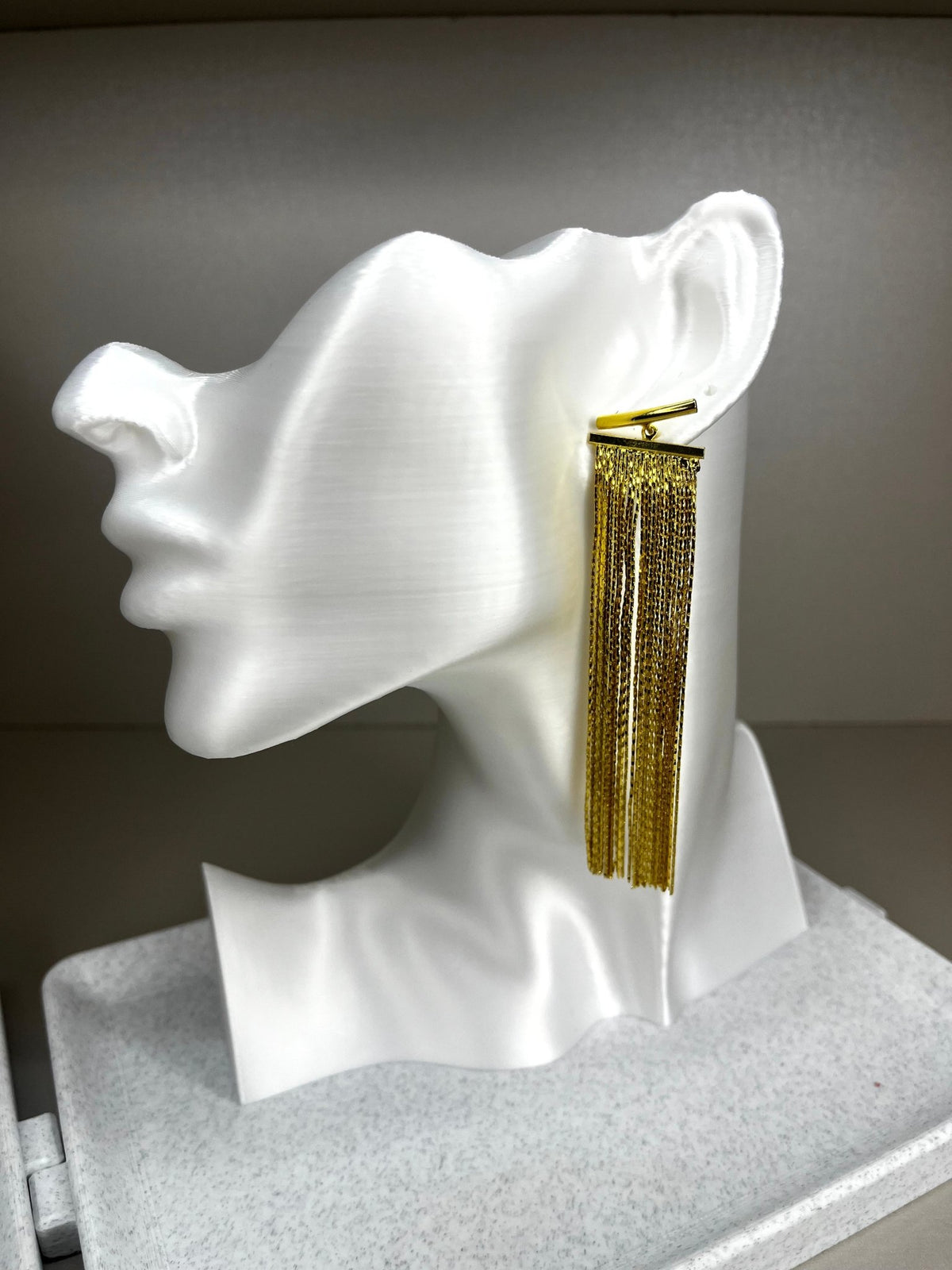 Brinco Feminino Dourado de Franja Longa Elegante | Helennea - Brincos | Helennea
