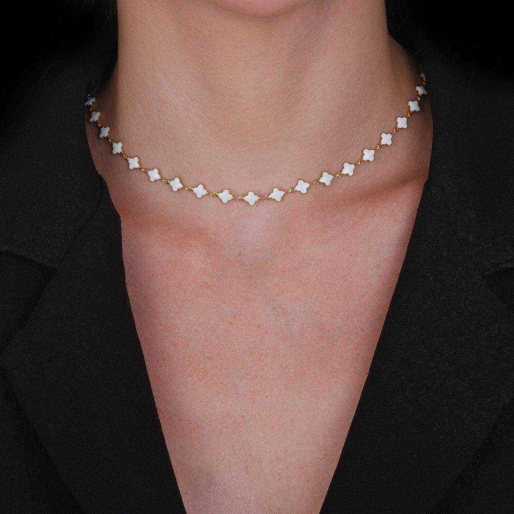 Choker Feminina Trevo Branco Dourado Elegante - Colares | Helennea