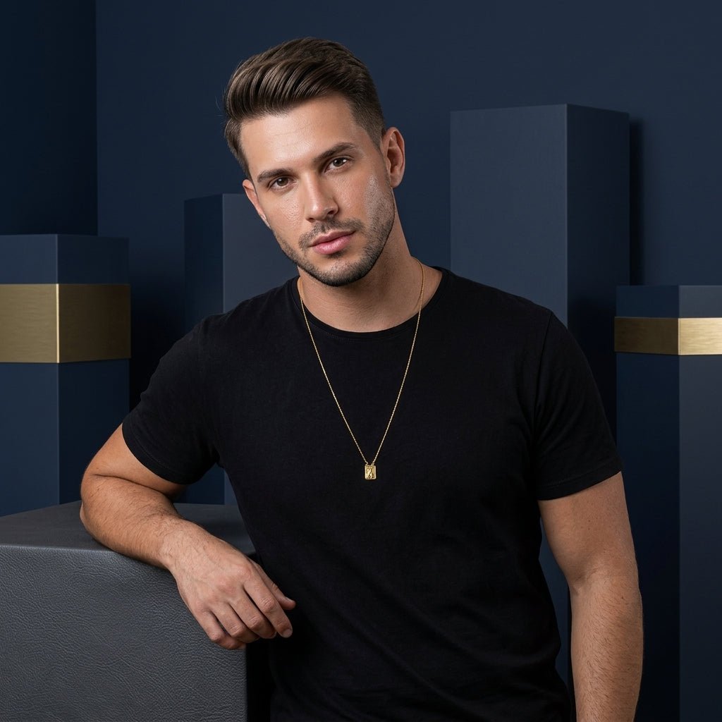 Colar Masculino Dourado Medalhao Tradicional | Helennea - Escapulários | Helennea