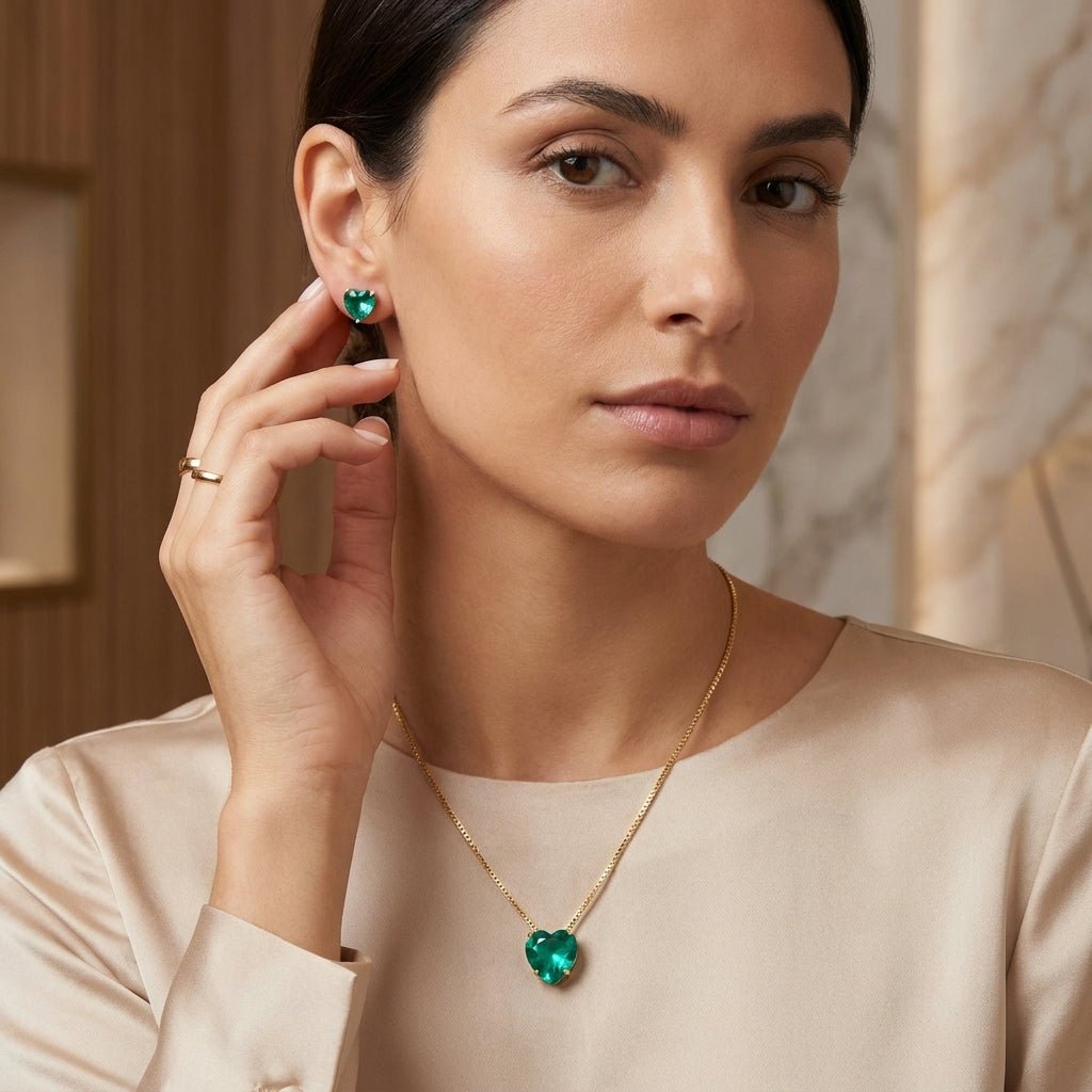 Conjunto Feminino Dourado Coração Verde – Colar e Brincos Elegante Luxo | Helennea - Colares | Helennea