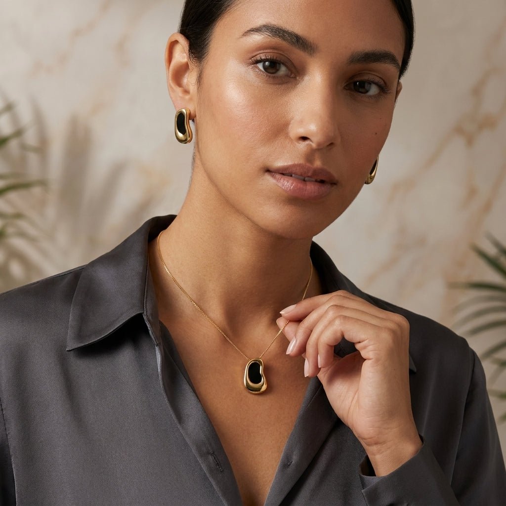 Conjunto Feminino Dourado Orgânico Gota Grande com Pedra Preta | Helennea - Conjunto feminino | Helennea