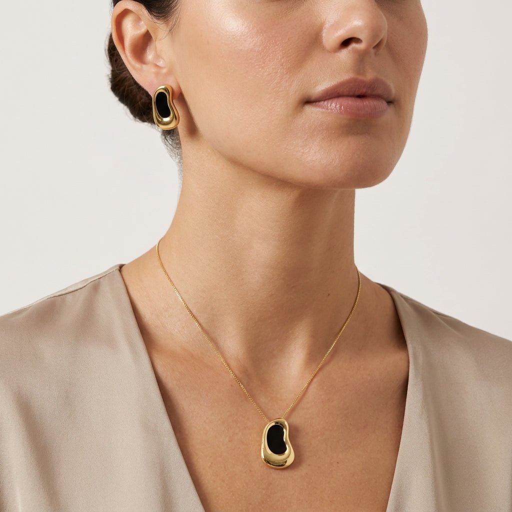 Conjunto Feminino Dourado Orgânico Gota Grande com Pedra Preta | Helennea - Conjunto feminino | Helennea