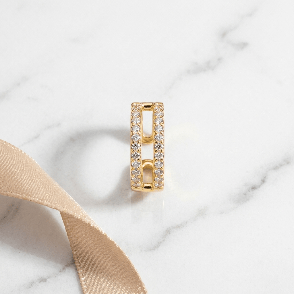 Piercing Dourado de Pressão com 14 Pedras de Zircônia |Helennea - Brincos | Helennea