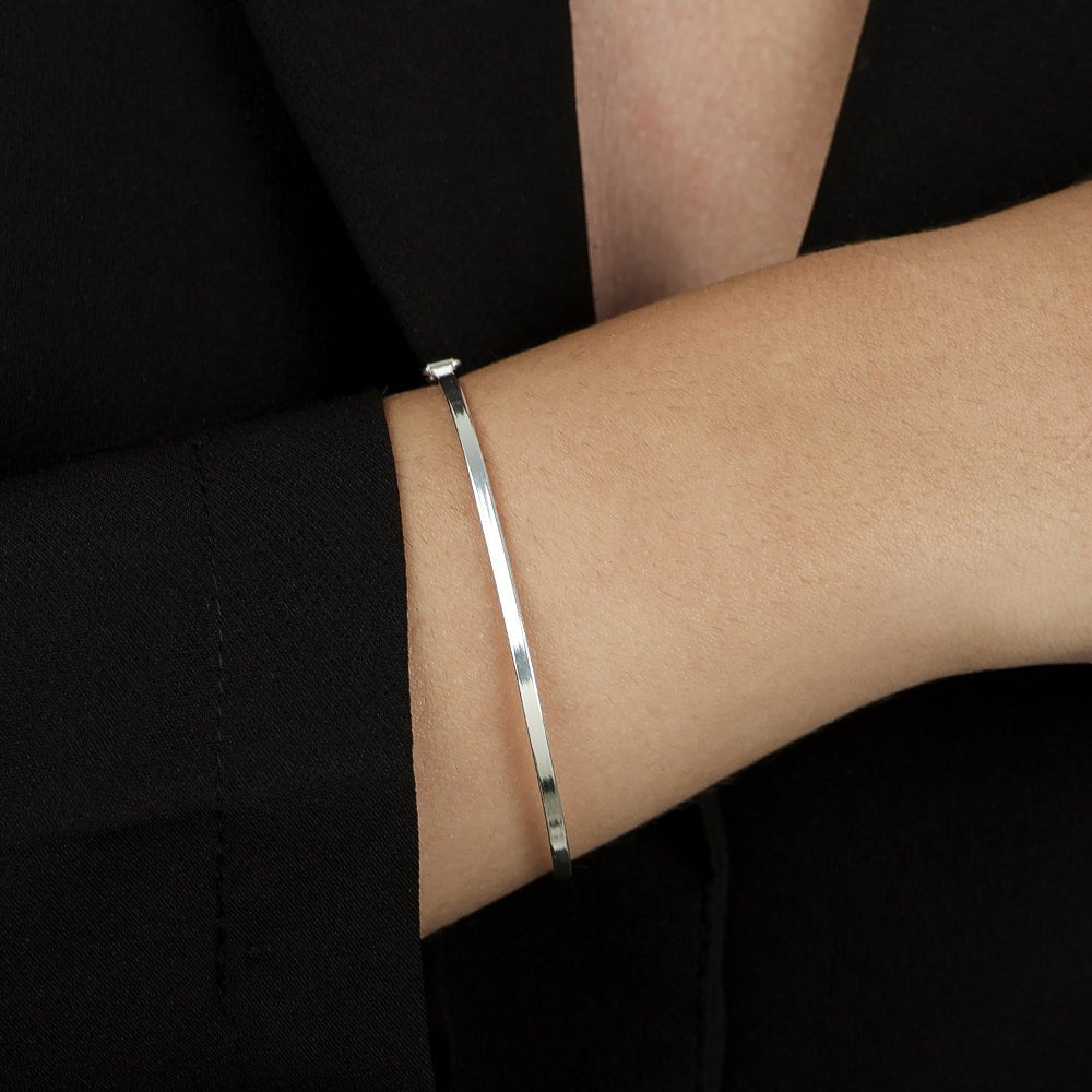 Pulseira Bracelete Oval em Prata 925 | Helennea - Pulseiras | Helennea