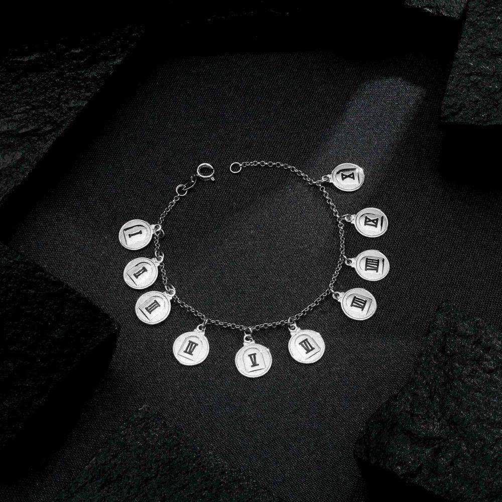 Pulseira Feminina Prateada com Placas Gravadas - Pulseiras | Helennea